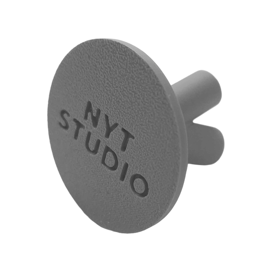 NYT Studio Compact Darthalter Das Bild zeigt einen NYTStudio Compact Darthalter in Grau. Diese Darstellung wurde vom Dateinamen abgeleitet.