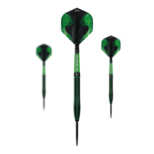 Mission Venom Steeldarts Das Bild zeigt drei Steeldarts des Produkts "Mission Venom". Die Darts sind in Schwarz und Grün gehalten und besitzen ein auffälliges, giftiges Design.