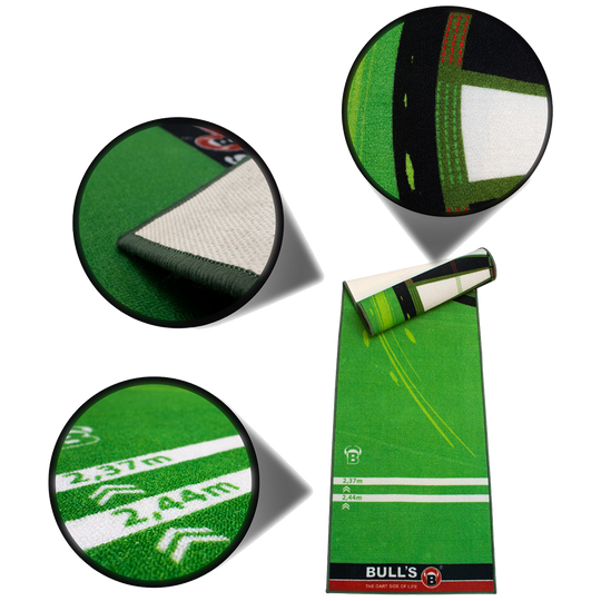 67809_Bulls_Carpet-Mat_120_Green_2 Der Bulls Carpet-Mat Teppich 120 in Grün ist ein langer, schmaler Teppich mit verschiedenen Markierungen und Details. Die Nahaufnahmen zeigen die hochwertige Verarbeitung und die rutschfeste Unterseite.