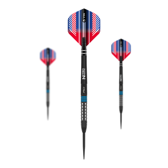 Red Dragon Vengeance Blue Steeldarts Das Bild zeigt drei Steeldarts des Produkts 'Red Dragon Vengeance Blue'. Die Darts haben schwarze Spitzen, silberne Griffe mit blauen Ringen und auffällige Flights in Rot, Blau und Weiß.