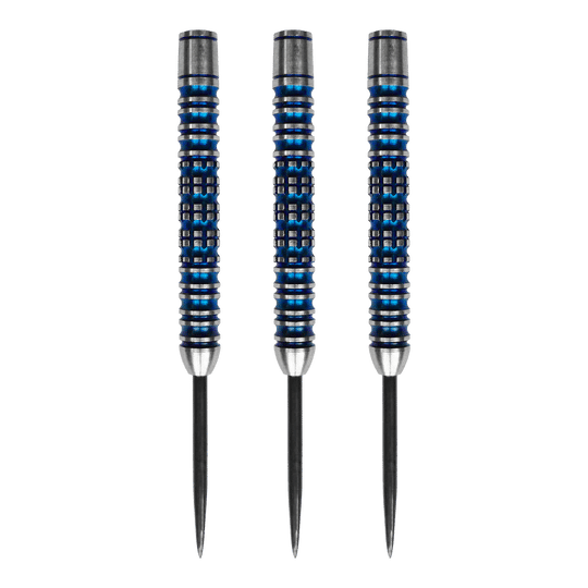 Das Bild zeigt drei McDart Ocean Steeldart Barrels mit einem Gewicht von 23g. Die Barrels sind silberfarben mit blauen Rillen und haben eine strukturierte Oberfläche.