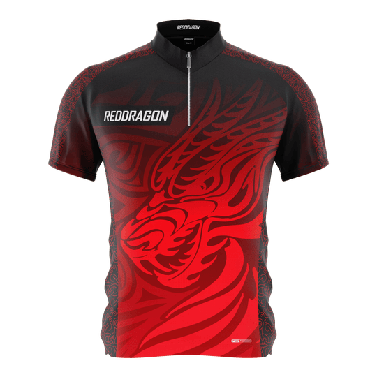 Red Dragon Jonny Clayton Limited Edition Dartshirt Abgebildet ist das Red Dragon Jonny Clayton Limited Edition Dartshirt. Dieses Dartshirt ist eine exklusive Sonderedition für Fans und Spieler.