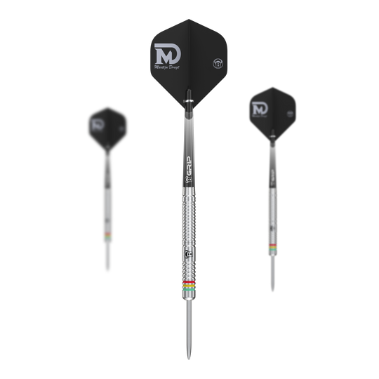 Bulls Martijn Dragt Steeldarts - 24g Das Bild zeigt drei Steeldarts mit silbernem Griff und schwarzem Flight. Auf dem Flight steht „Martijn Dragt“ sowie das Kürzel „MD“.