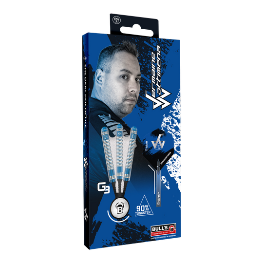 Bulls Jermaine Wattimena Generation 3 Softdarts - 20g Die Abbildung zeigt die Verpackung der Bulls Jermaine Wattimena Generation 3 Softdarts mit 20g Gewicht. Auf der Verpackung sind drei Darts sowie ein Porträt von Jermaine Wattimena und der Hinweis auf 90 % Tungsten zu sehen.