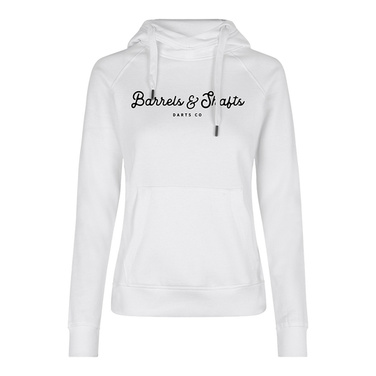 Barrels and Shafts Damen Hoodie - Weiß Dies ist ein weißer Damen-Hoodie mit Kapuze und Kängurutasche. Auf der Vorderseite steht der Text "Barrels & Shafts Darts Co".