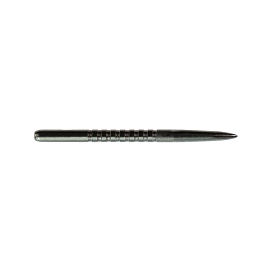 57752_Bulls_GP3_Steeldartspitzen_Schwarz_38mm_2 Das Bild zeigt eine schwarze Steeldartspitze des Produkts "Bulls GP3 Steeldartspitzen Schwarz". Die Spitze ist schlank, metallisch und hat Rillen für besseren Halt.