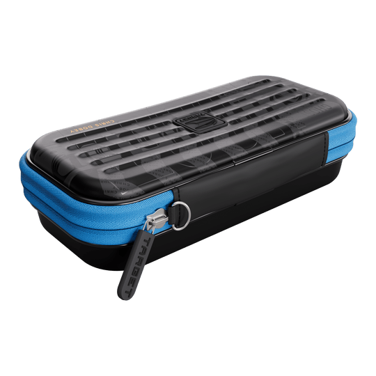 Takoma Ghost Series Chris Dobey Dartcase Das Bild stellt das Takoma Ghost Series Chris Dobey Dartcase dar. Die Tasche schützt und transportiert Dartzubehör sicher.