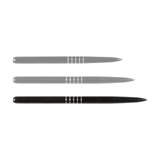 57748_Bulls_GP2_Steeldartspitzen_Schwarz_42mm_1rku3EoToxVaz4 Das Bild zeigt drei schwarze Steeldartspitzen der Marke Bulls GP2. Die Spitzen haben silberne Rillen in der Mitte.