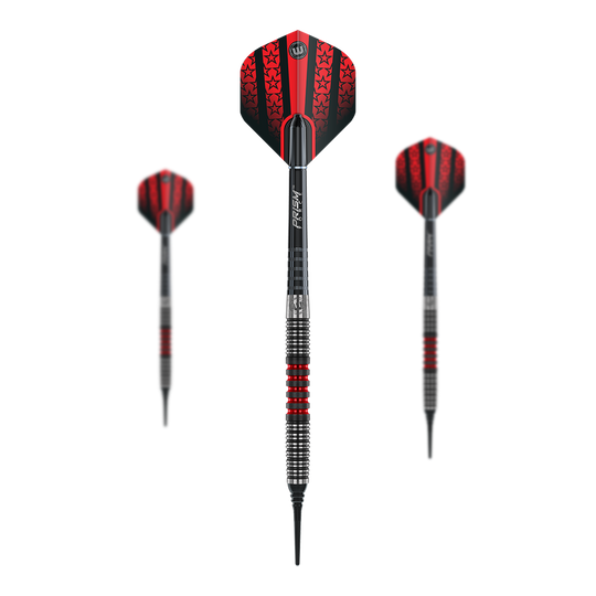 Winmau Joe Cullen Softdarts Das Bild zeigt drei Winmau Joe Cullen Softdarts mit roten und schwarzen Flights. Die Darts haben einen silbernen Schaft mit roten Akzenten und eine schwarze Spitze.