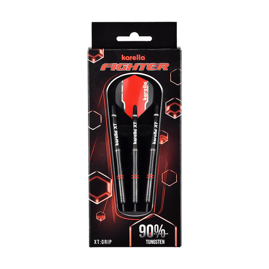 8204_Karella_Fighter_Steeldarts_3 Die Abbildung zeigt eine Verpackung der Karella Fighter Steeldarts. In der Packung befinden sich drei schwarze Darts mit roten Akzenten und 90% Tungsten-Anteil.