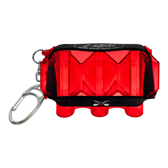 Abgebildet ist ein Krystal Flight Case in Rot. Es dient zum sicheren Aufbewahren von Dart-Flights.