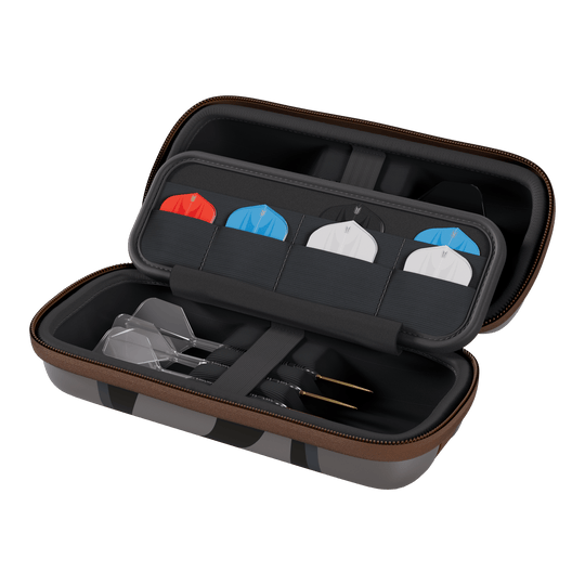 Target Star Wars Boa Dartcase - Mandalorian Abgebildet ist das Target Star Wars Boa Dartcase - Mandalorian. Das Etui verbindet Star Wars Design mit praktischem Nutzen für Dartspieler.