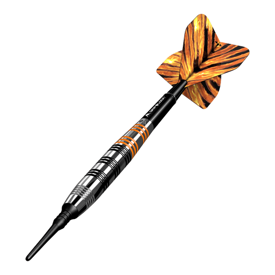Mission Javan Brass Softdarts - 18g Das Bild zeigt einen Softdart namens "Mission Javan Brass Softdarts - 18g". Der Dartpfeil hat ein gestreiftes Design in Schwarz, Silber und Orange mit einer auffälligen, gemusterten Flugfeder.