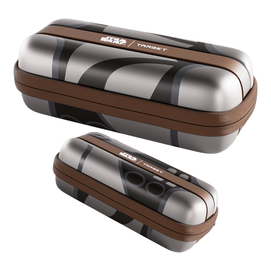Target Star Wars Boa Dartcase - Mandalorian Das Foto stellt das Target Star Wars Boa Dartcase - Mandalorian dar. Das Produkt ist speziell für Fans der Serie Mandalorian gestaltet.