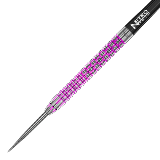 Red Dragon Tyrian Steeldarts Das Bild zeigt einen Red Dragon Tyrian Steeldart mit auffälligen lila und silbernen Mustern. Der Dart hat eine präzise gearbeitete Metallspitze und einen Nitro Tech Schaft.