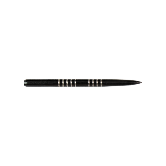 57741_Bulls_GP1_Steeldartspitzen_Schwarz_34mm_2 Das Bild zeigt eine schwarze Steeldartspitze mit silbernen Rillen. Die Spitze gehört zum Produkt "Bulls GP1 Steeldartspitzen Schwarz".