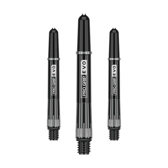 Das Bild zeigt drei schwarze Dartschäfte mit der Aufschrift „Pro Grip EVO“. Sie sind in einer Reihe angeordnet und haben ein modernes, metallisches Design.