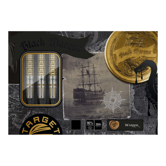 Target Japan Black Marque Warrior Softdarts - 18,5g Das Bild zeigt die Verpackung der "Target Japan Black Marque Warrior Softdarts - 18,5g". Auf der Schachtel sind die Darts, ein Segelschiff und eine goldene Münze abgebildet.
