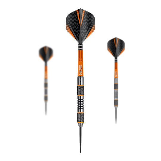 Red Dragon Amberjack 5 Steeldarts - 24g Das Bild zeigt die Steeldarts "Red Dragon Amberjack 5" mit einem Gewicht von 24g. Die Darts sind überwiegend orange und schwarz mit silbernen Details gestaltet.