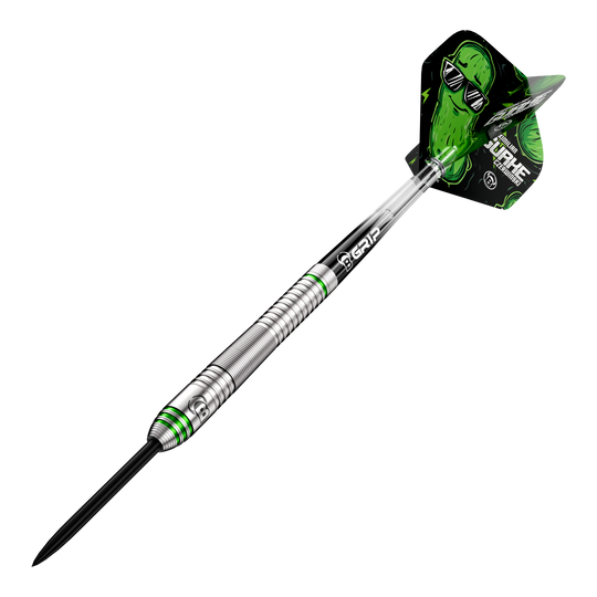 Bulls Max Czerwinski Gurke Steeldarts mit 23 Gramm Gewicht. Die Abbildung präsentiert das Produkt aus einem anderen Blickwinkel.