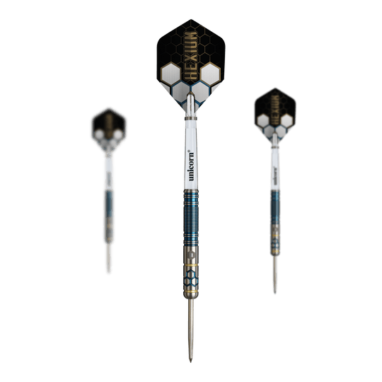 Unicorn Hexium Style 02 Blue & Gold Steeldarts Auf dem Bild ist ein Set der Unicorn Hexium Style 02 Blue & Gold Steeldarts abgebildet. Das Set enthält Steeldarts in eleganten Farben.