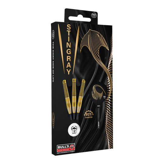 Bulls Stingray ST3 Steeldarts Die Verpackung zeigt die Bulls Stingray ST3 Steeldarts mit einem stilvollen schwarzen und goldenen Design. Auf der Packung ist auch ein goldener Stachelrochen sowie der Hinweis "90% Tungsten" abgebildet.
