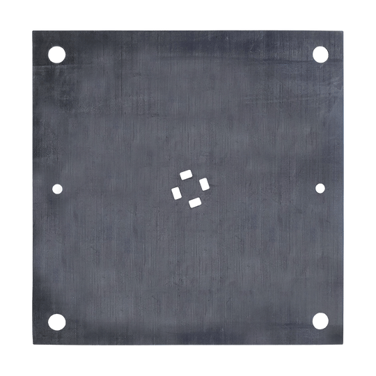GMLD1_Gummimatte_f-r_L-wen_Dartscheibe_1oimakdky7wzvs Das Bild zeigt eine quadratische schwarze Gummimatte mit mehreren runden und quadratischen Aussparungen. Es handelt sich um das Produkt "Löwen Dart Original Ersatzteil Gummimatte".