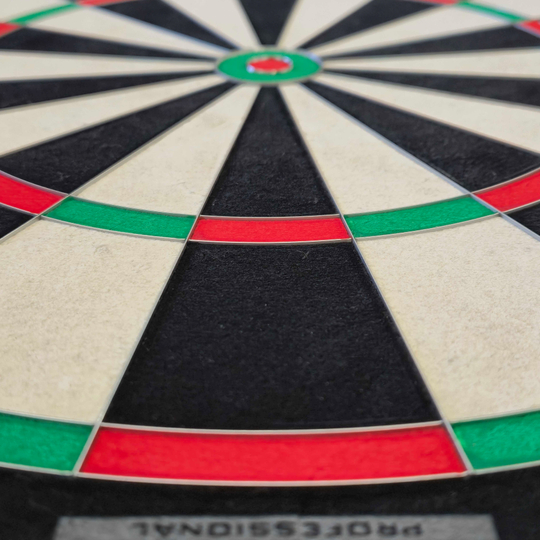 Harrows Fortis Steeldartboard Harrows Fortis Steeldartboard ist ein Steeldartboard für Dartspieler. Dieses Produkt ist ideal für Präzision und Haltbarkeit beim Dartspiel.