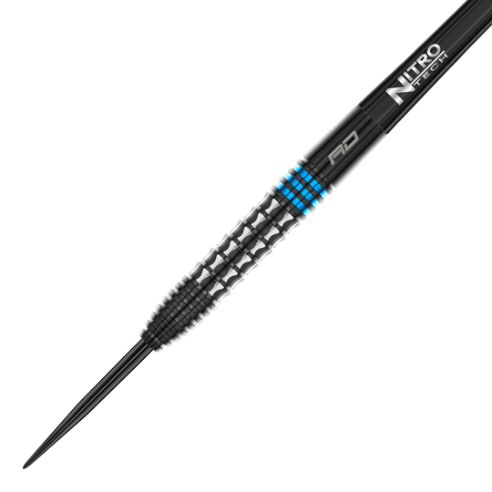 Red Dragon Vengeance Blue Steeldarts Das Bild zeigt einen Red Dragon Vengeance Blue Steeldart. Der Dartpfeil ist schwarz mit blauen Akzenten und hat eine strukturierte Griffoberfläche.
